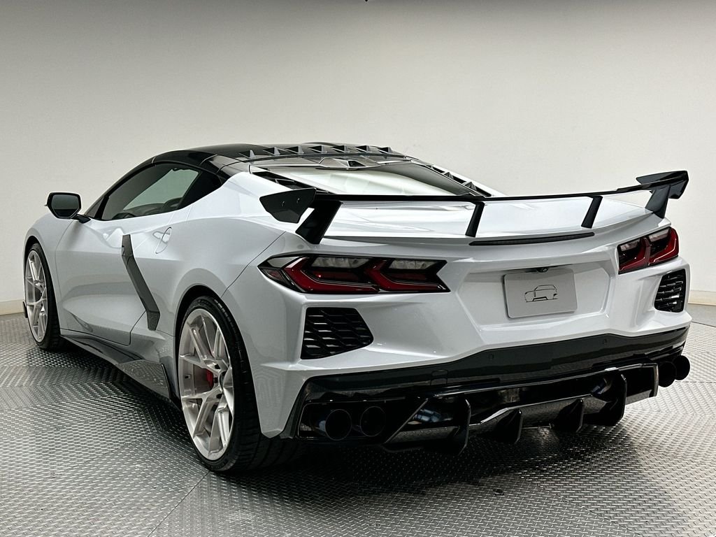 Used 2020 Ceramic White Chevrolet Stingray image 11