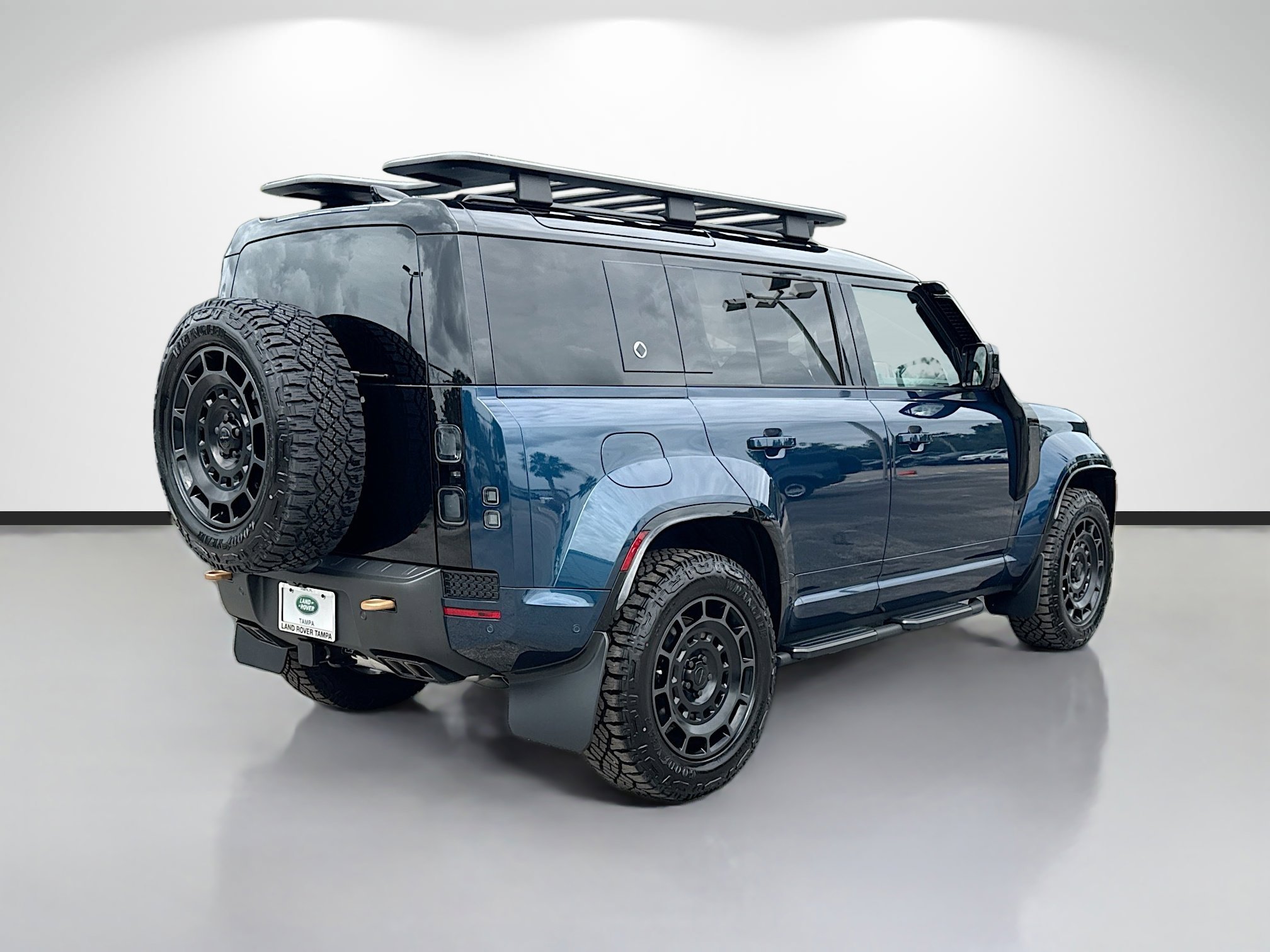 New 2026 Sargasso Blue Land Rover OCTA image 5