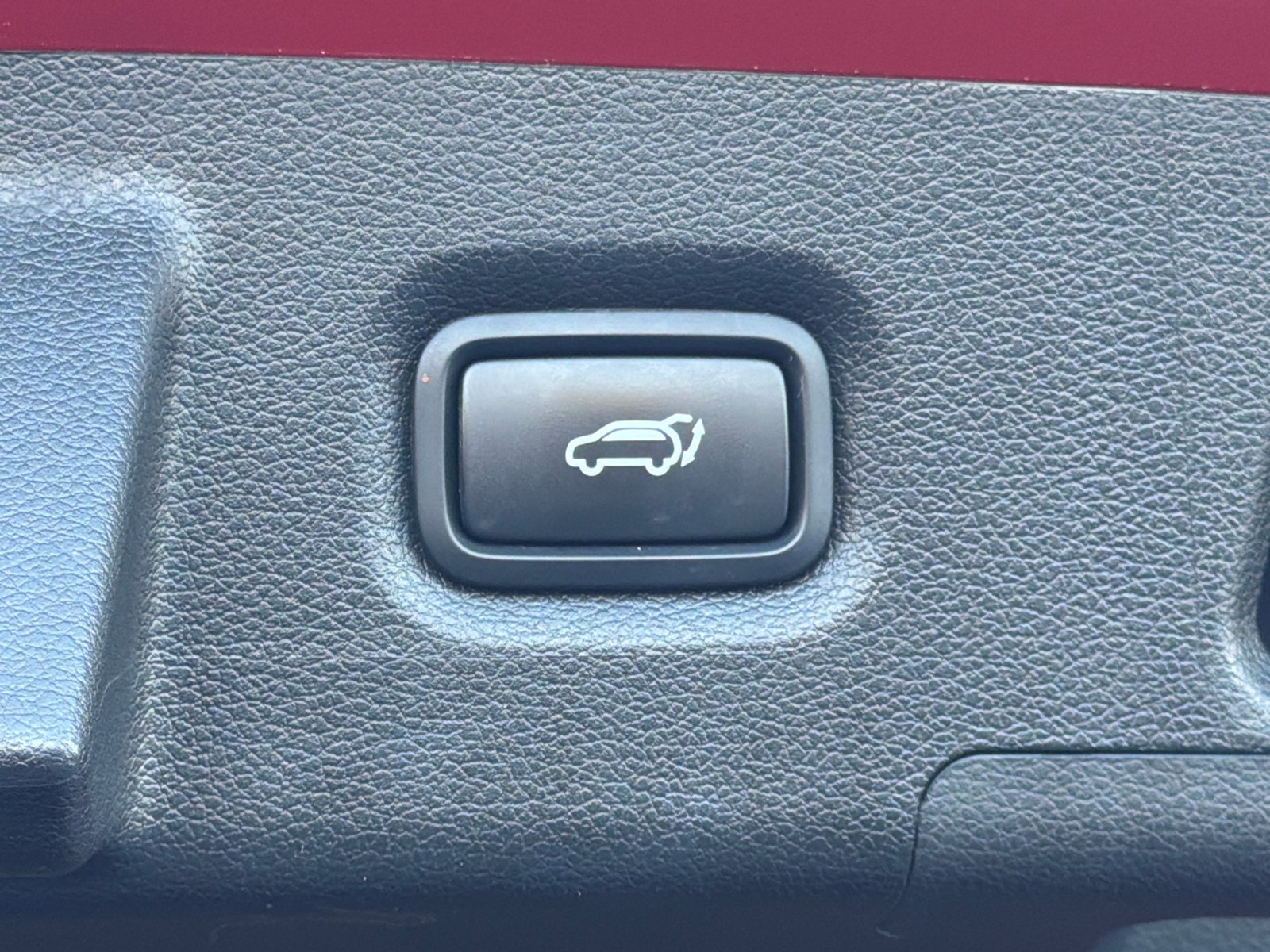 Used 2020 Scarlet Red Hyundai Limited image 19