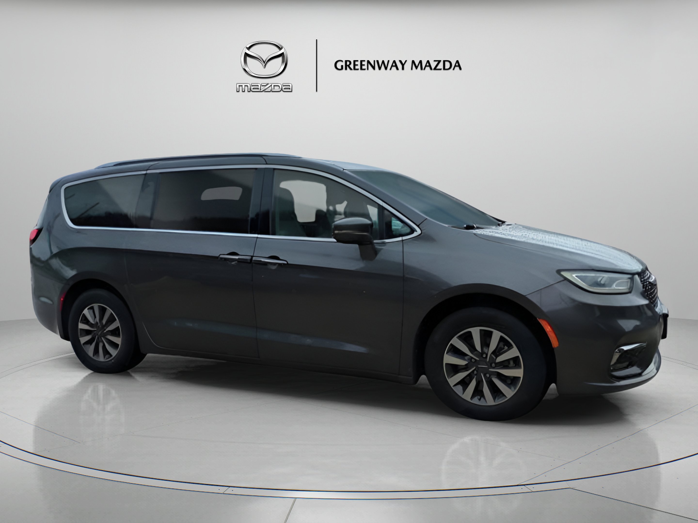 Used 2021 Granite Crystal Metallic Clearcoat Chrysler Touring L image 2