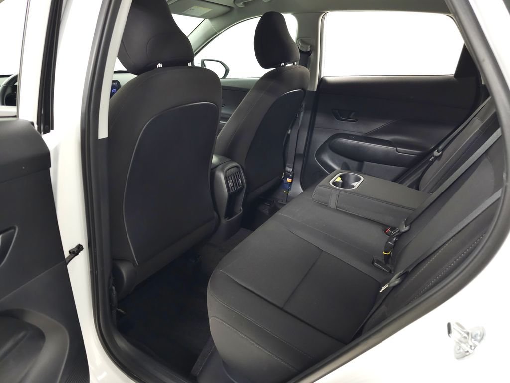 2025 Hyundai Kona SEL - Photo 27