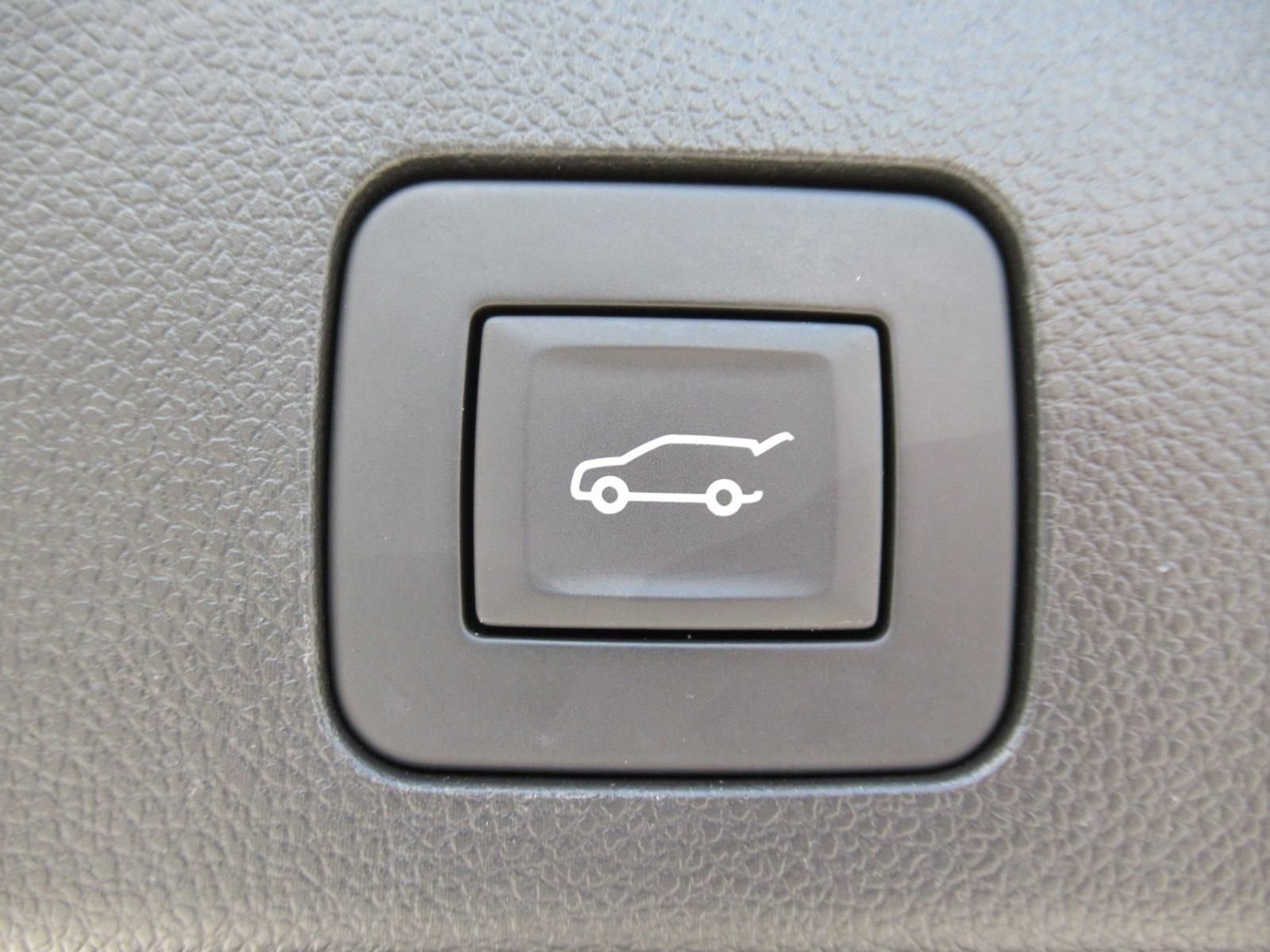 Used 2023 Gray Buick Select image 38