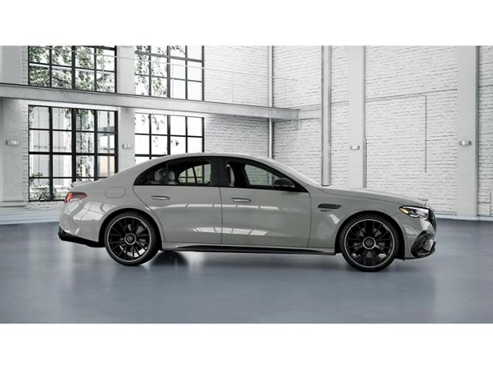 New 2027 MANUFAKTUR Alpine Grey Mercedes-Benz AMG® E 53 Hybrid image 15
