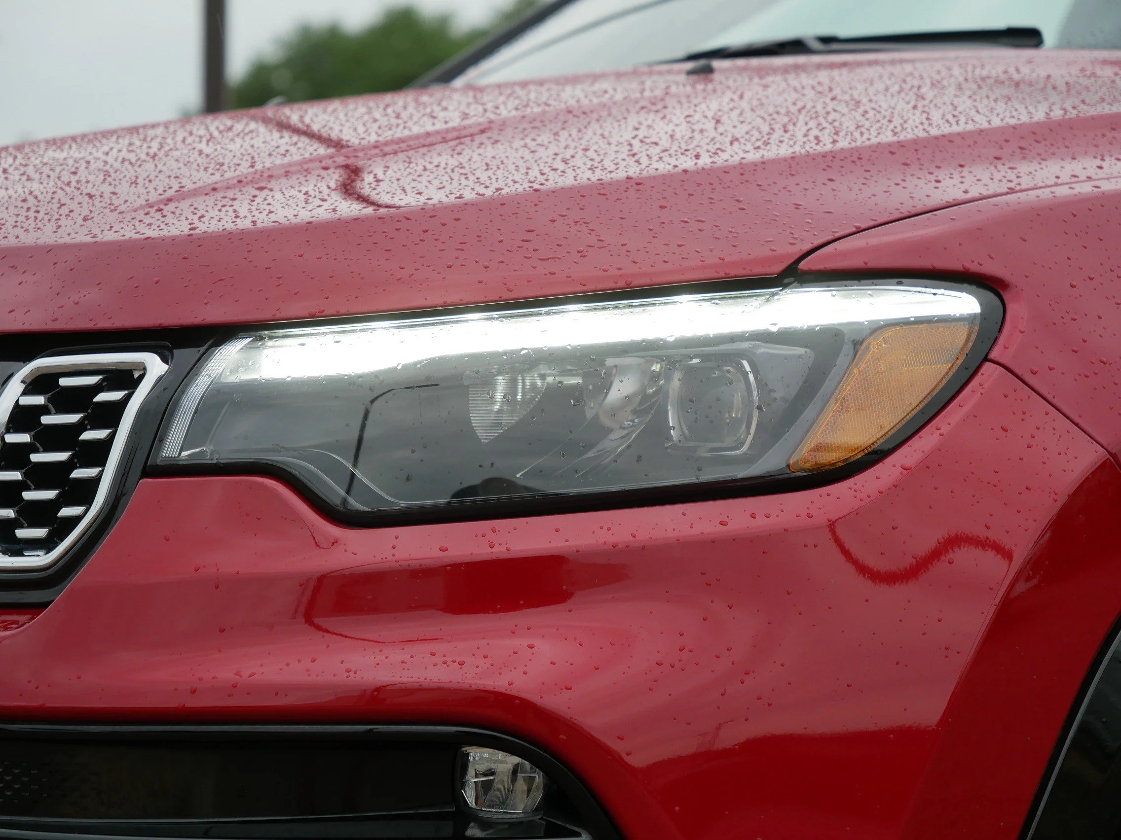 Used 2025 Red Hot Pearlcoat Jeep Limited image 16