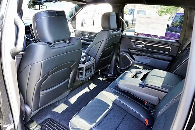 New 2026 Diamond Black Crystal Pearl-Coat Exterior Paint RAM Laramie image 23