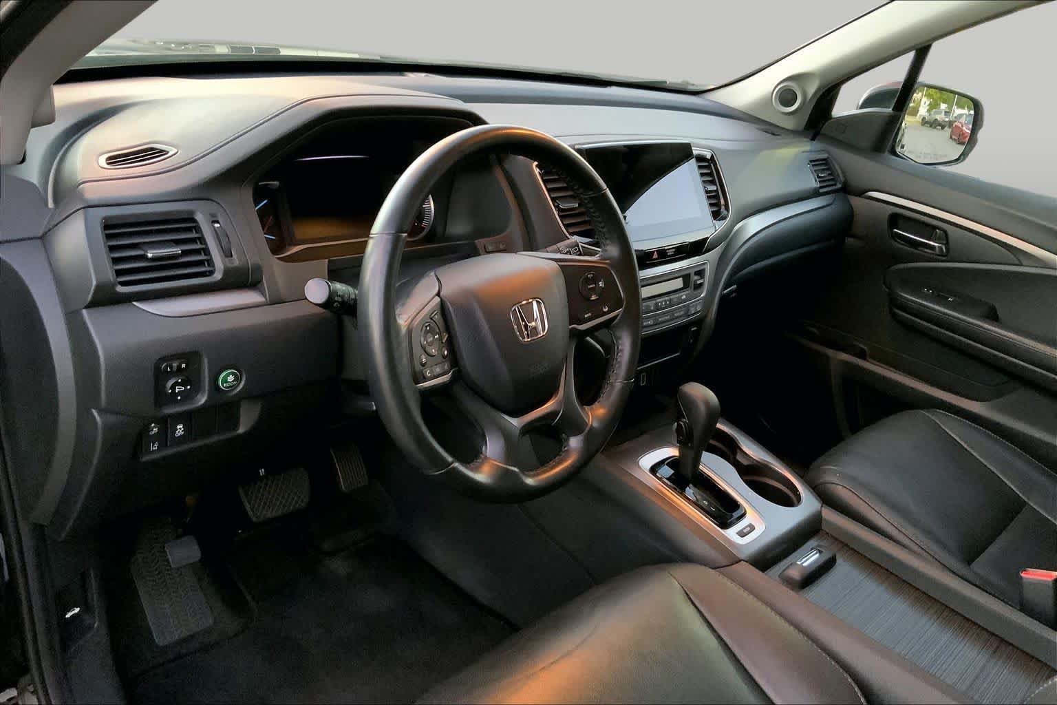 Used 2019 Crystal Black Pearl Honda EX-L image 15