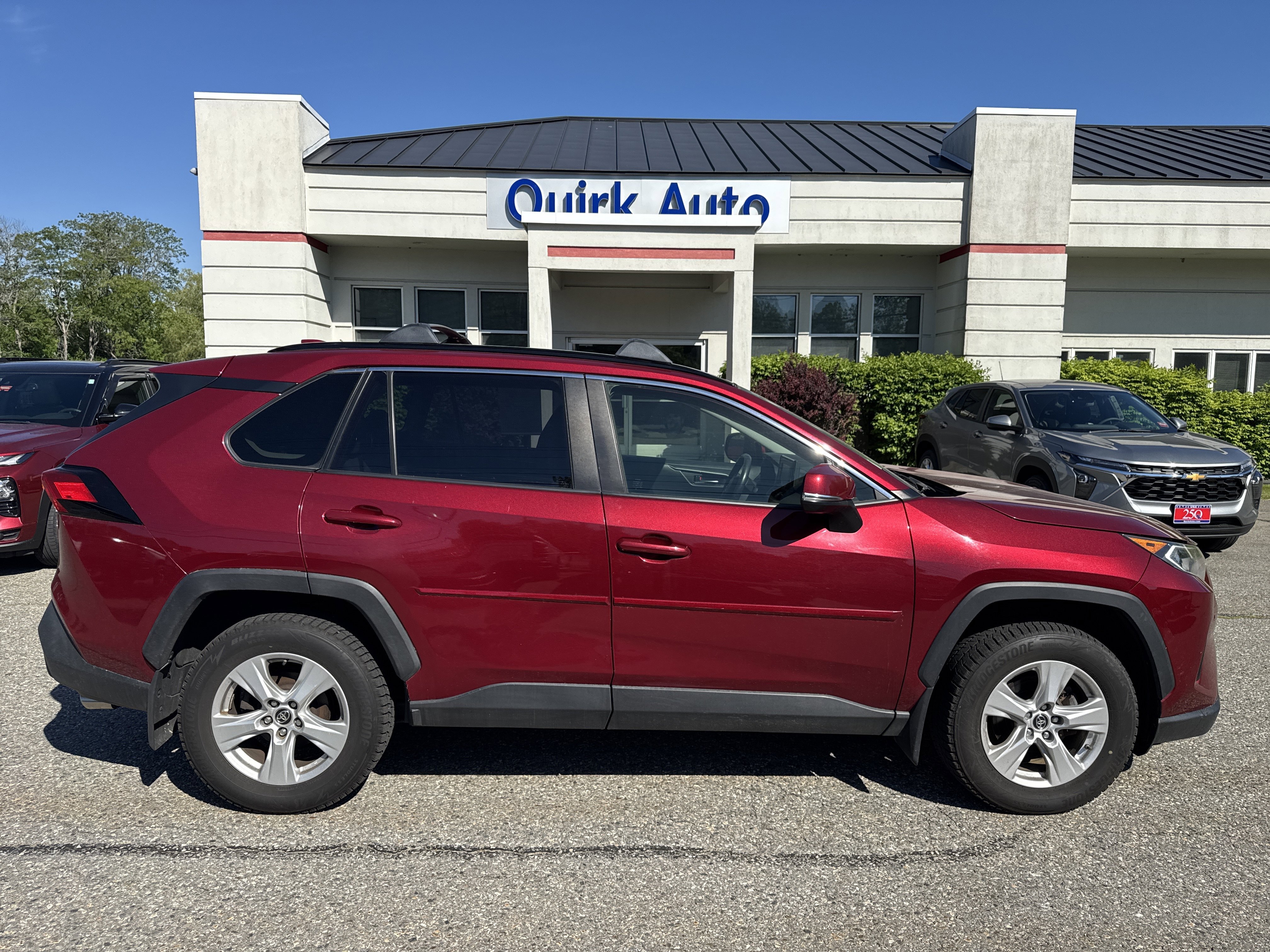Used 2019 RUBY FLARE PEARL Toyota XLE image 4