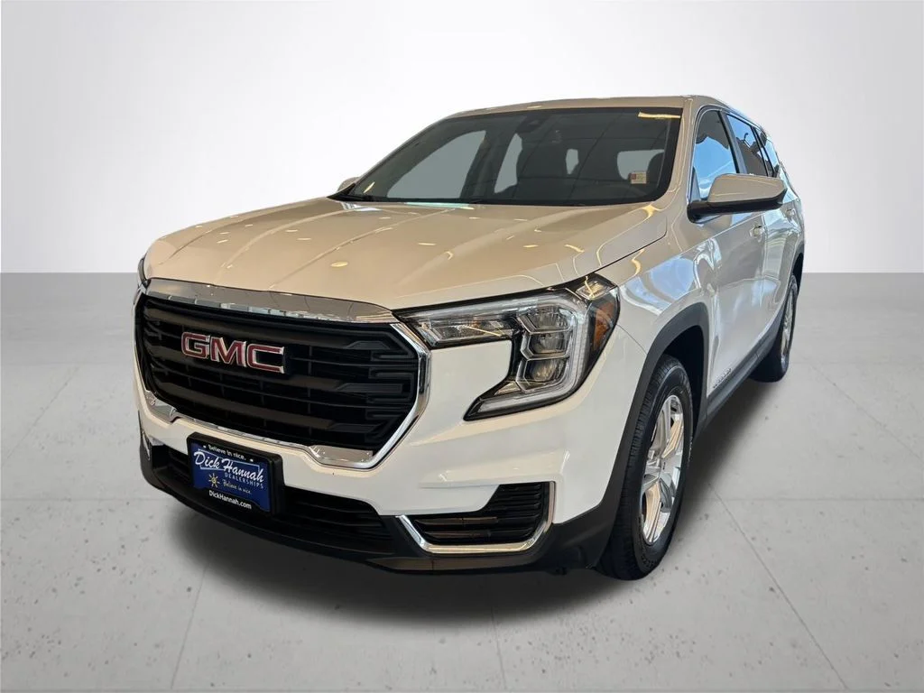 Used 2024 White GMC SLE image 2