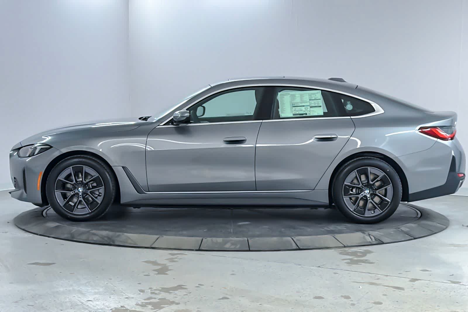 New 2026 Skyscraper Grey Metallic BMW eDrive40 image 5