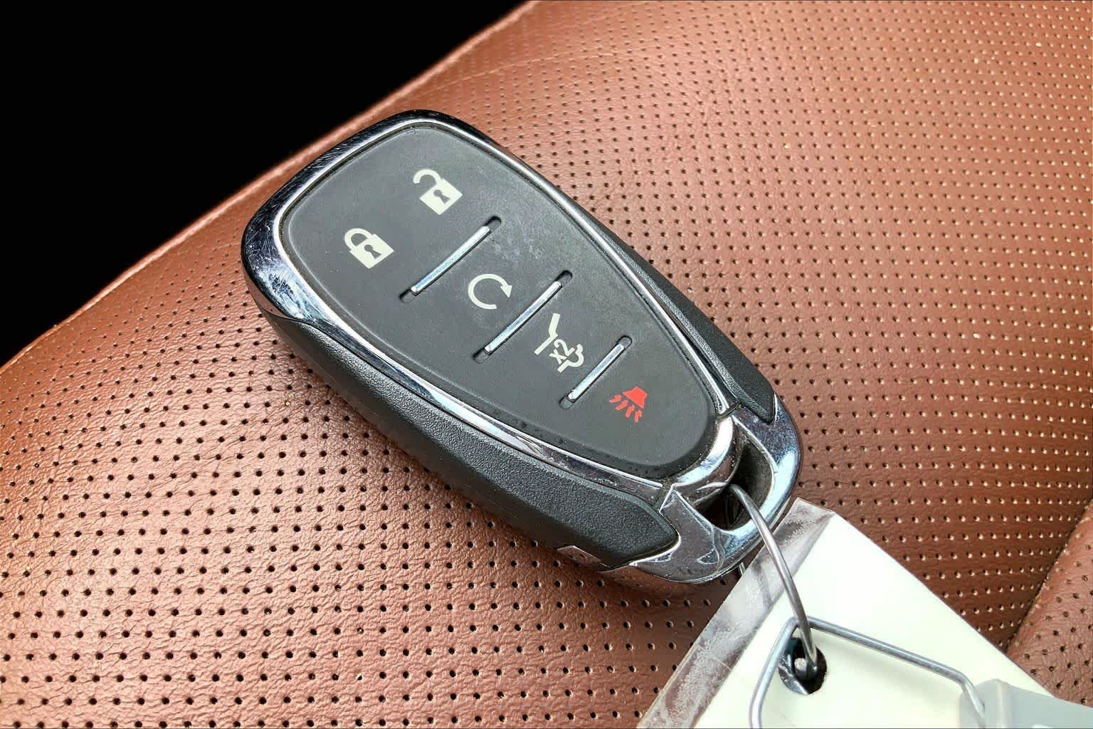 Used 2021 Iridescent Pearl Tricoat Chevrolet High Country image 15