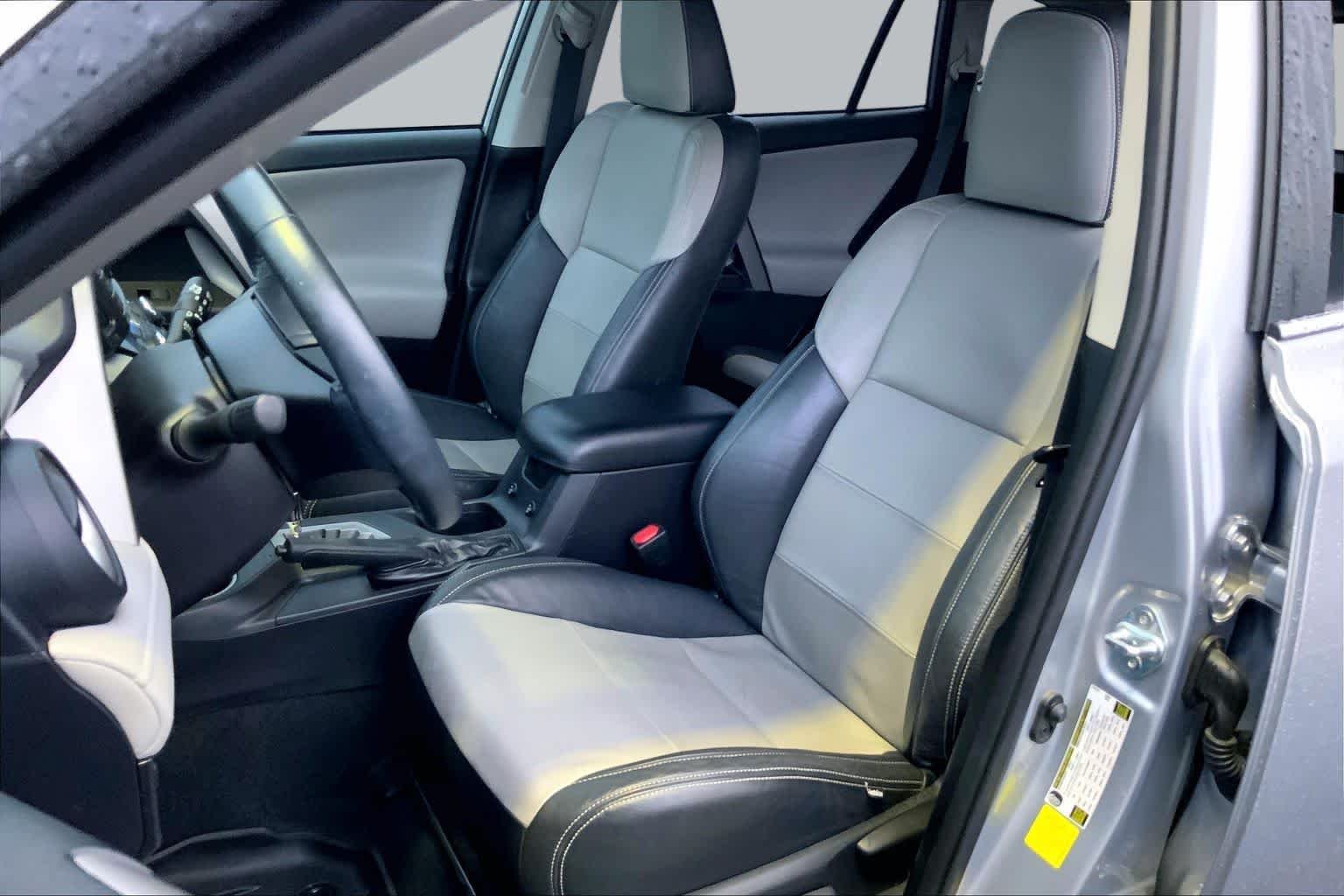 Used 2017 Silver Sky Metallic Toyota XLE image 7