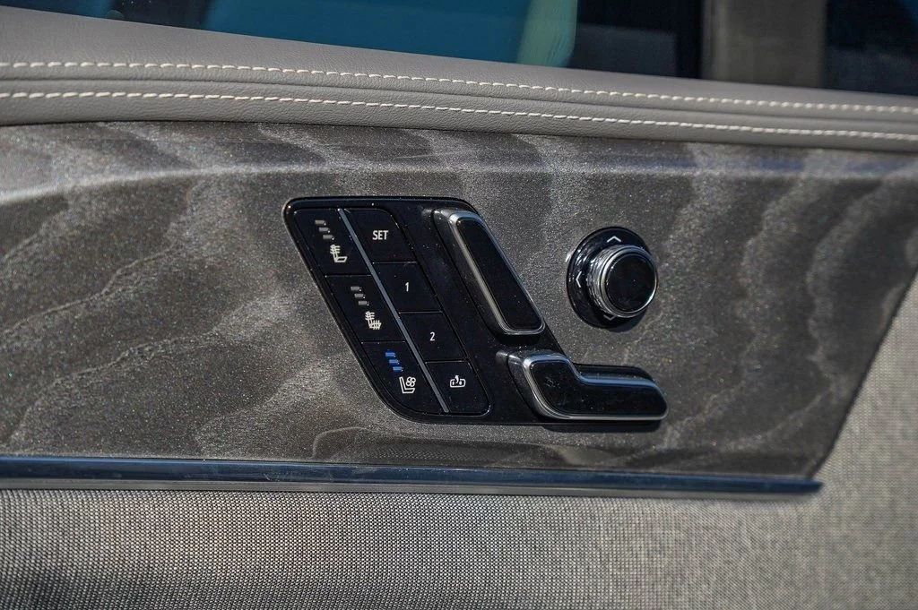 2026 Cadillac Escalade IQL Sport - Photo 17