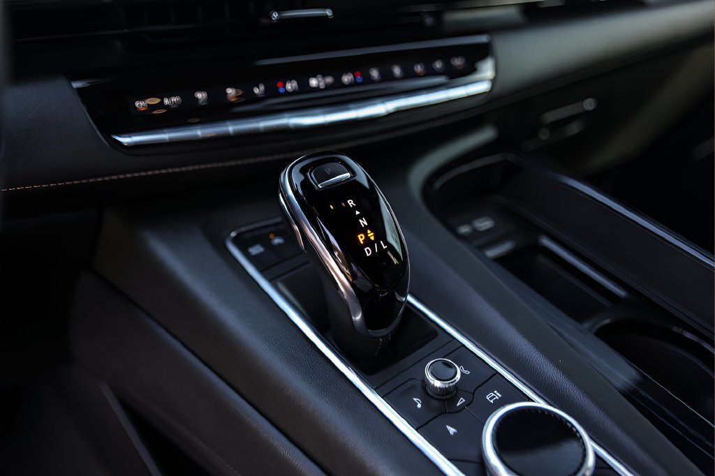 Used 2021 DARK MOON BLUE METALLIC Cadillac Sport image 19