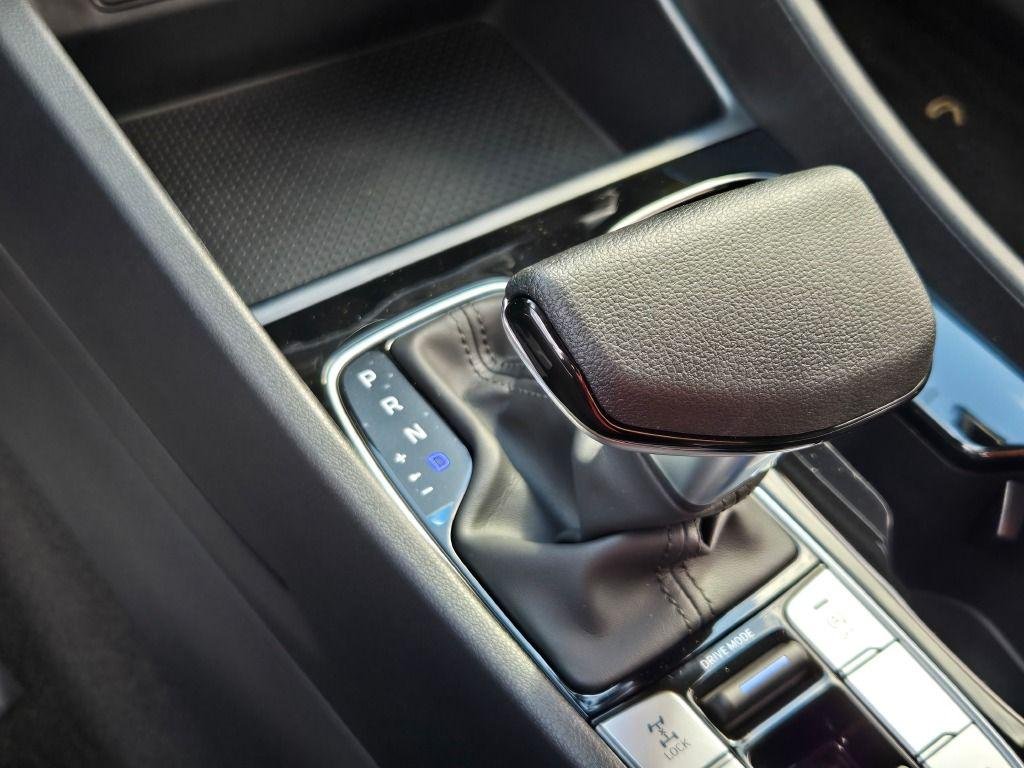 New 2026 Silver Hyundai SEL AWD image 23