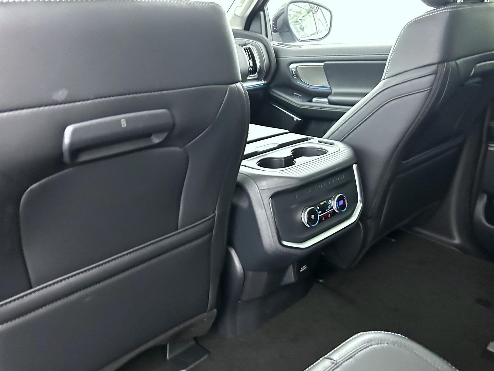 New 2027 Glacier Gray Metallic Tri-Coat Ford Platinum image 24