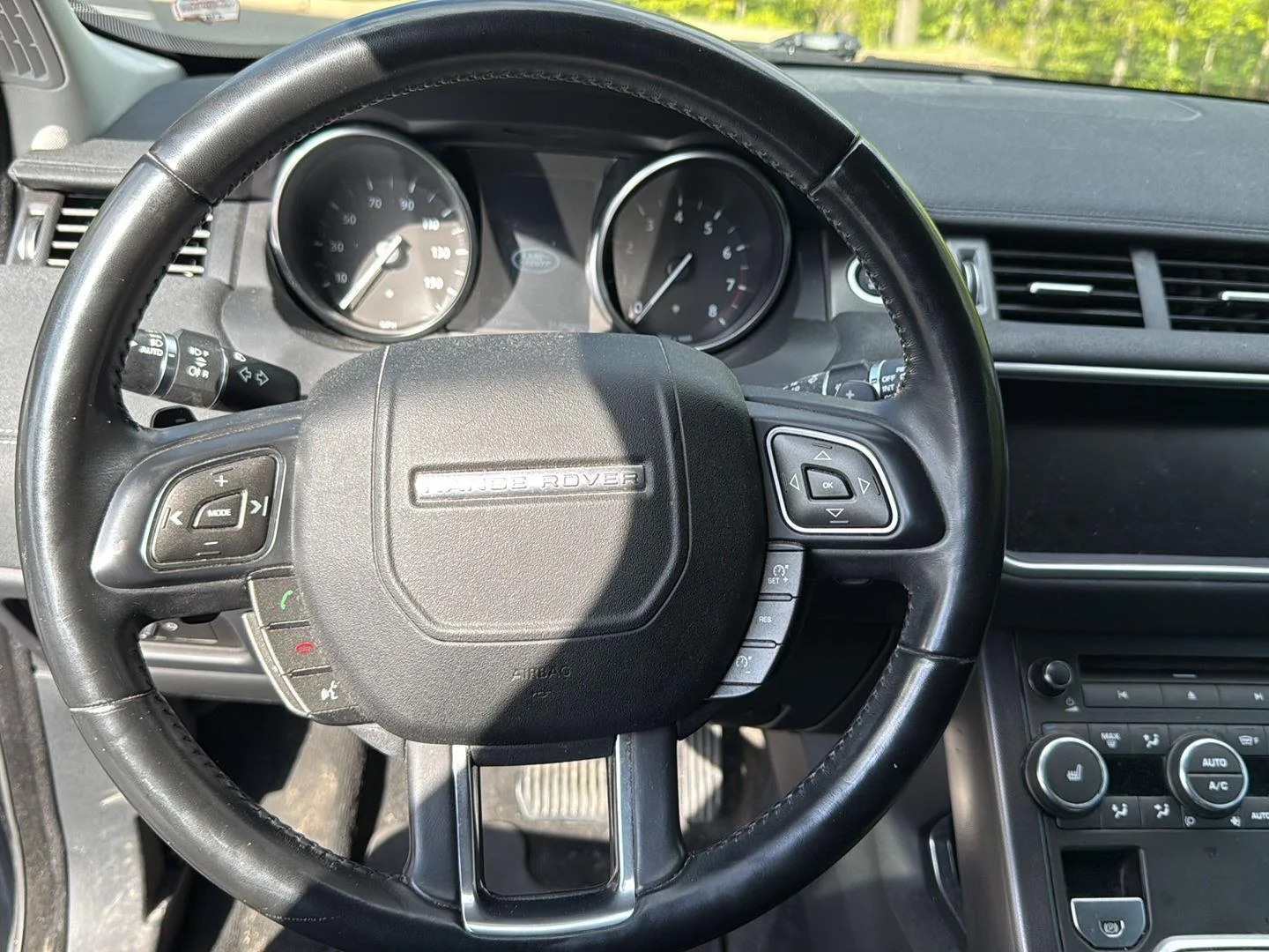 Used 2018 Narvik Black Land Rover SE Premium image 15