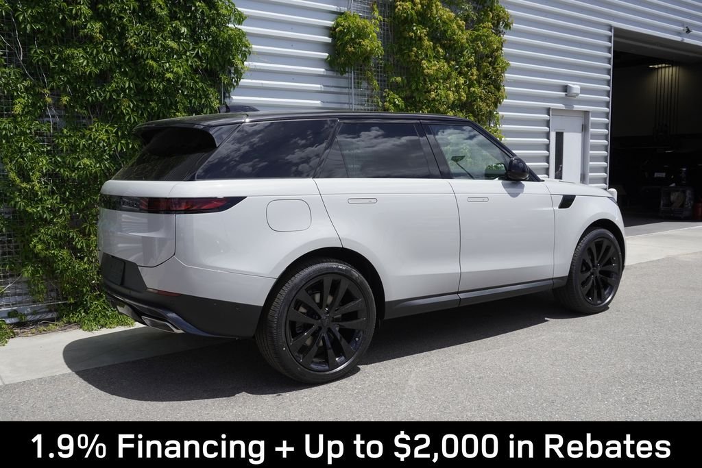 New 2026 Borasco Grey LAND ROVER SE image 4