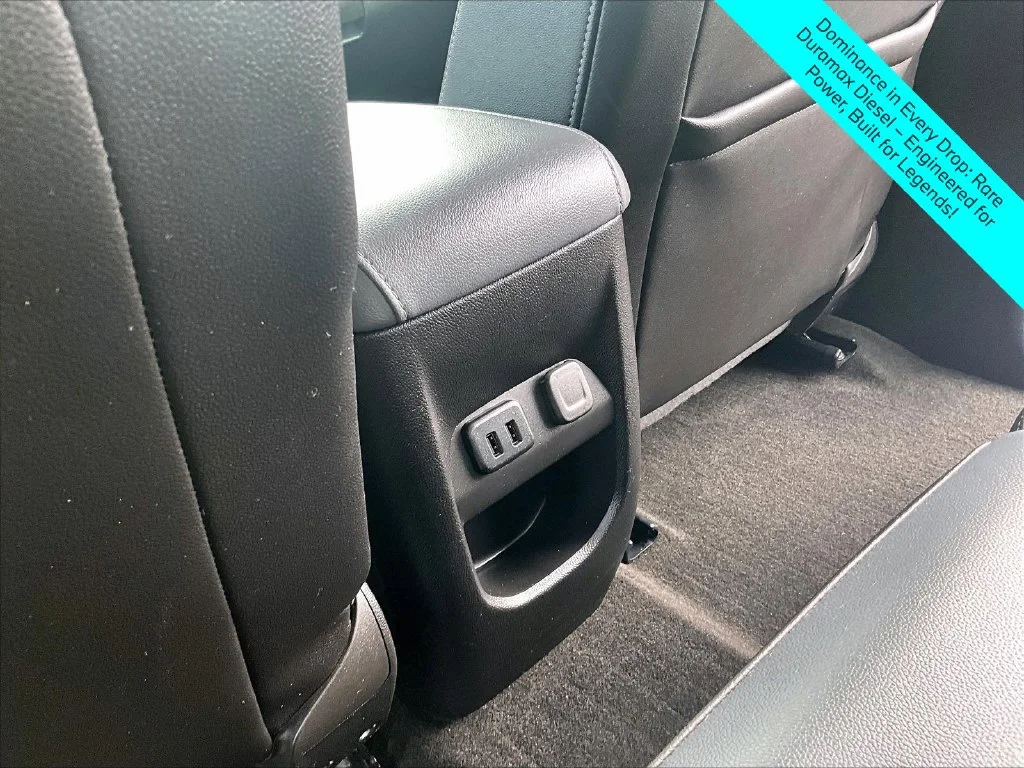Used 2018 Gray Chevrolet Z71 image 31