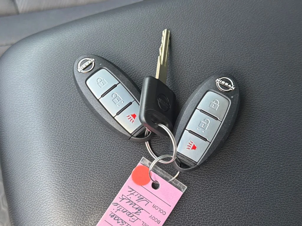 Used 2025 White Nissan S image 47
