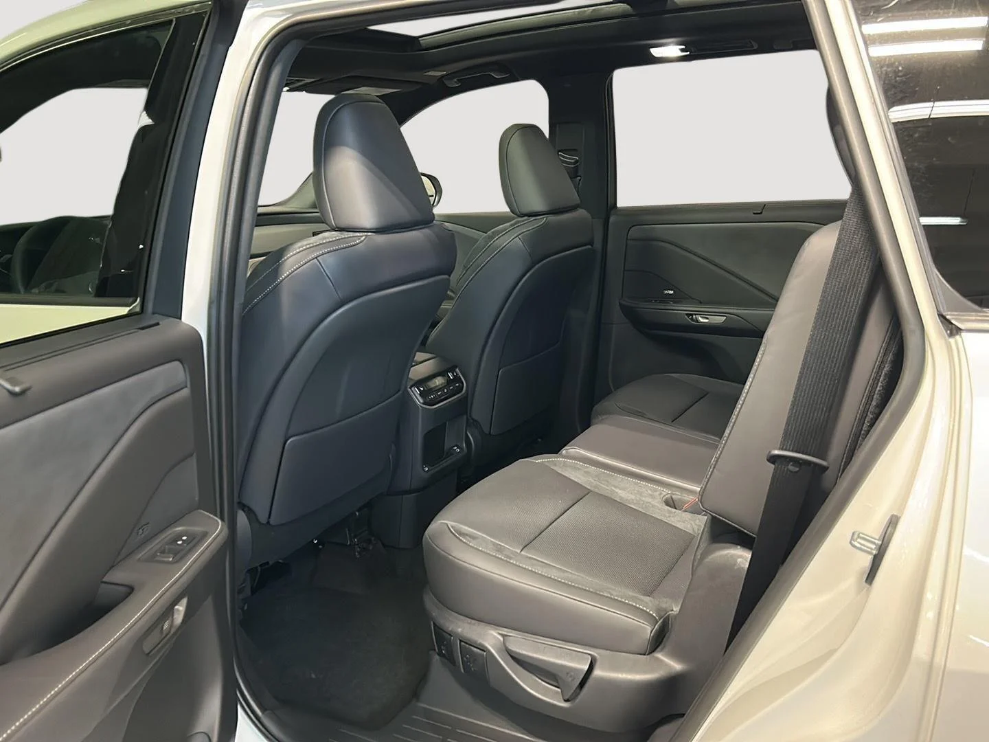 New 2026 Wind Chill Pearl Lexus TX 350 Luxury image 24