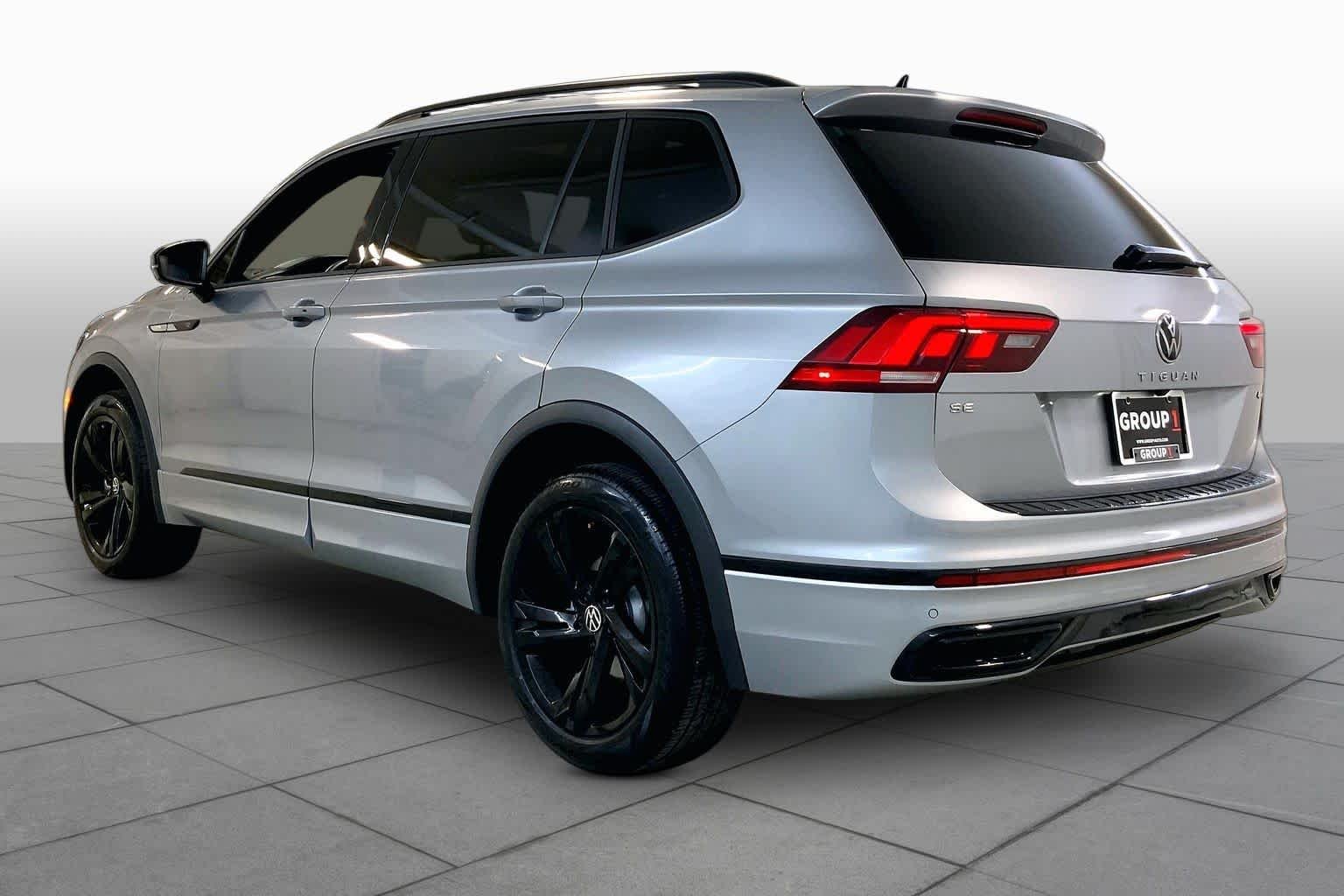 Used 2024 Pyrite Silver Metallic Volkswagen SE R-Line Black image 11