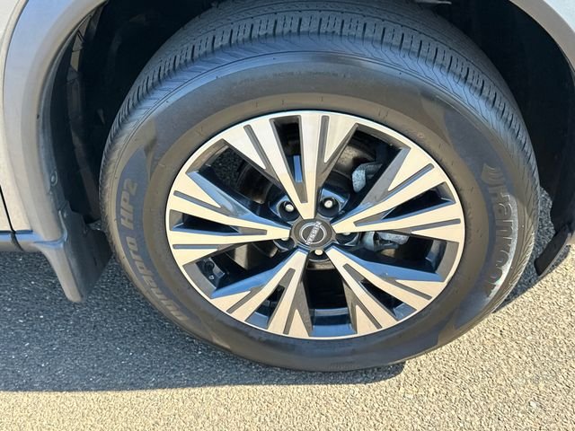 Used 2023 Gray Nissan SV image 7