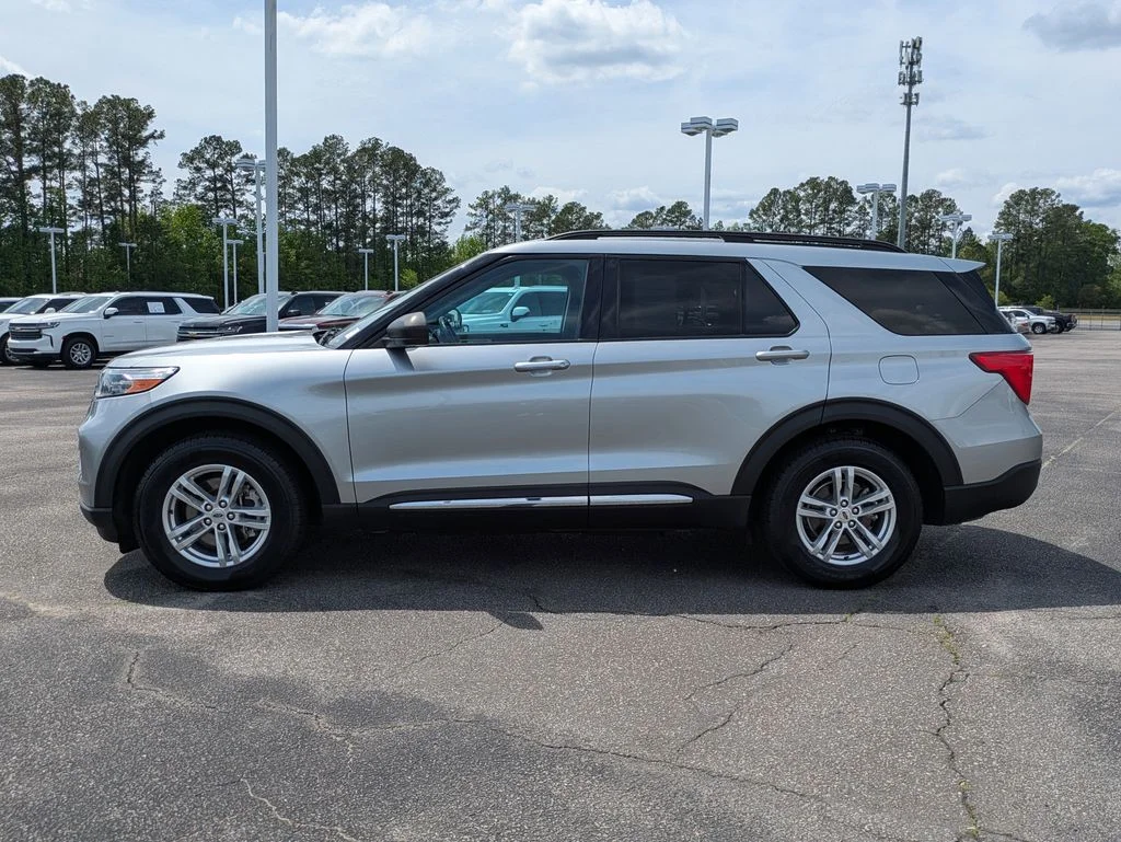Used 2023 Silver Ford XLT image 9