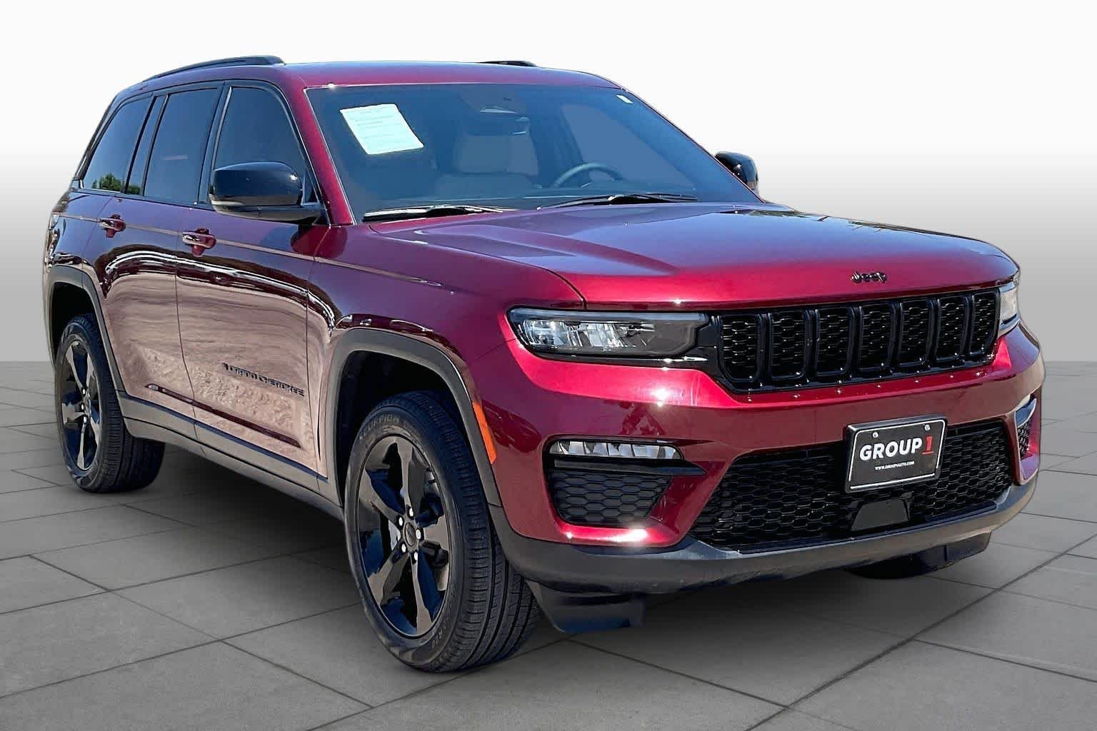 Used 2025 Velvet Red Pearlcoat Jeep Limited image 3