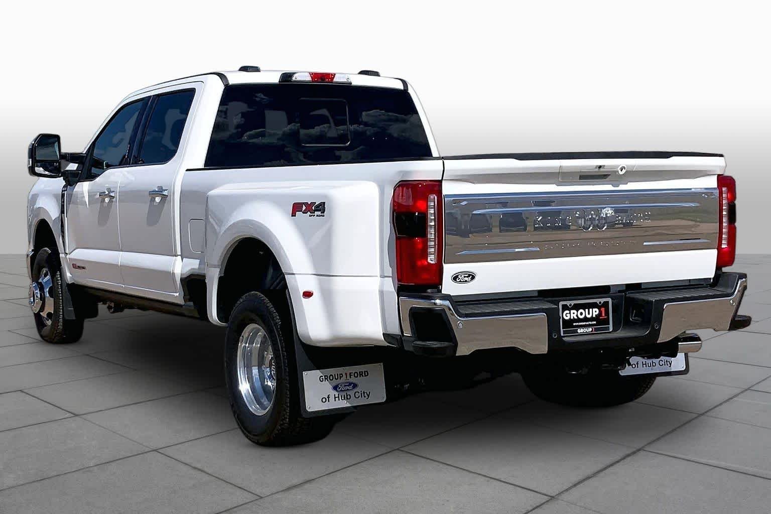New 2027 Star White Metallic Tri-Coat Ford F-350® King Ranch® image 12