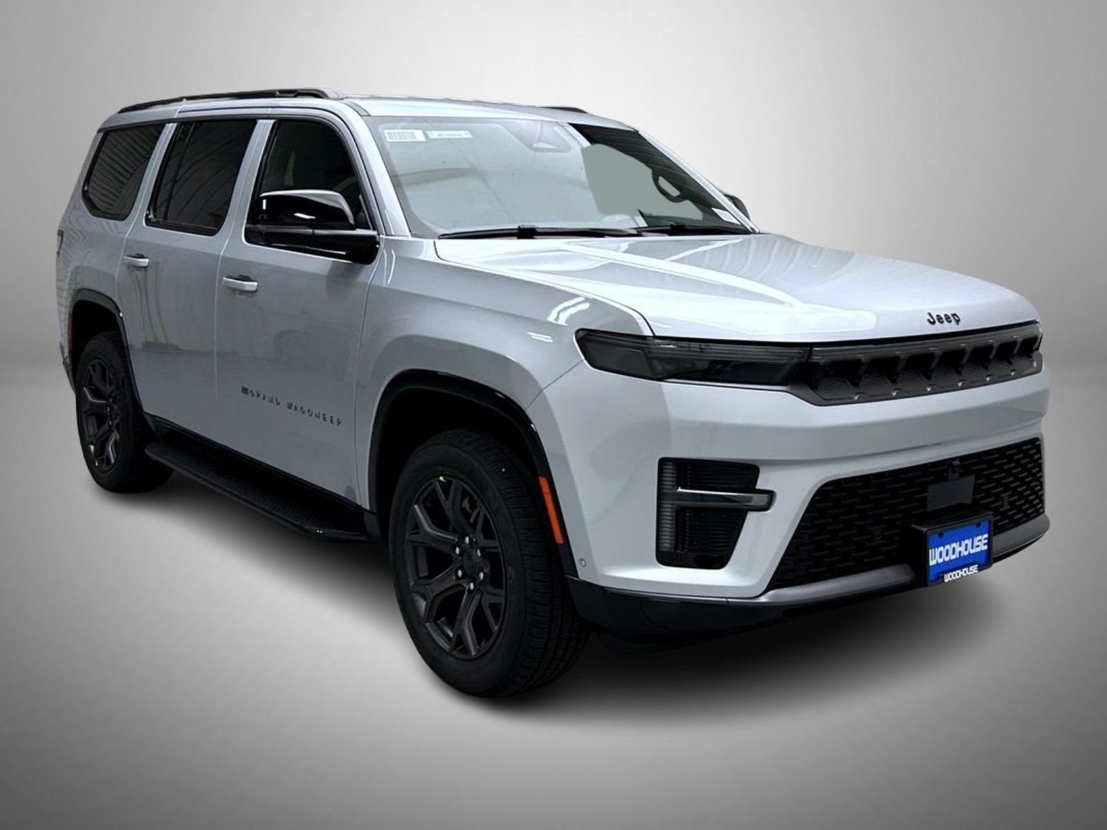 New 2026 Silver-Zynith Exterior Paint Jeep Limited Altitude image 3
