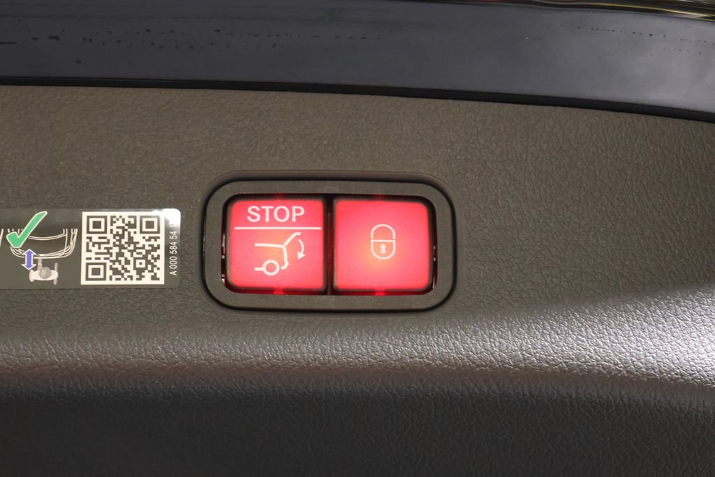 Used 2026 Black Mercedes-Benz GLC 300 image 56