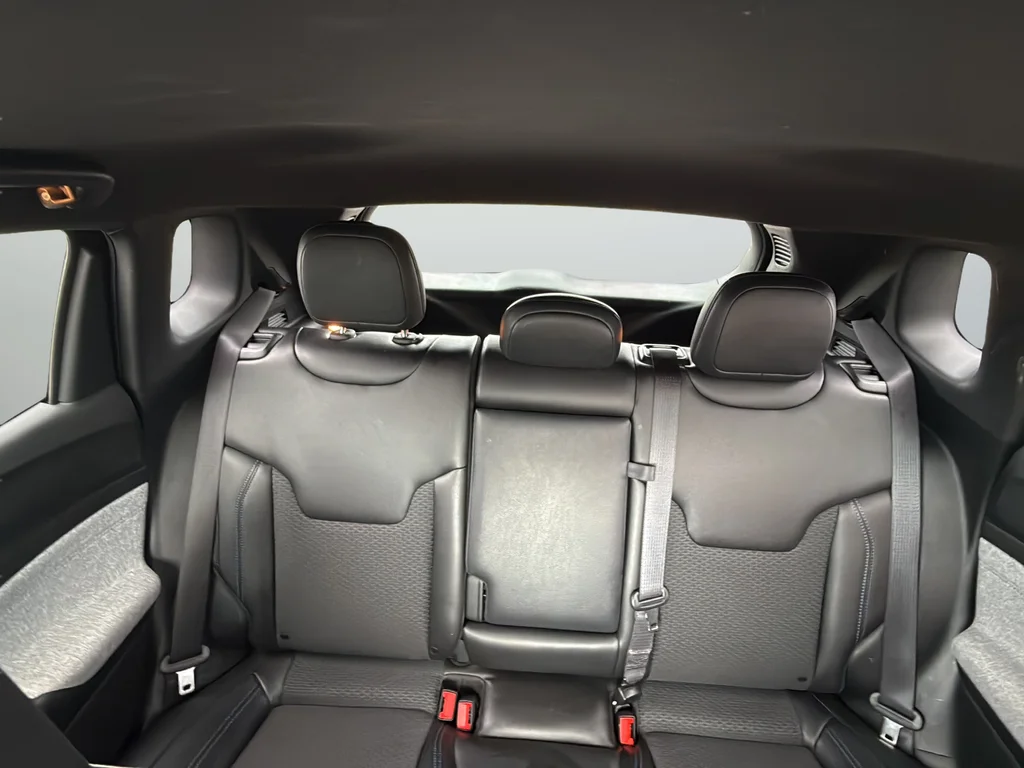 Used 2025 Black Jeep Latitude image 28