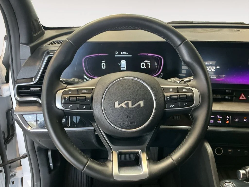 Used 2023 White Kia X-Line image 19