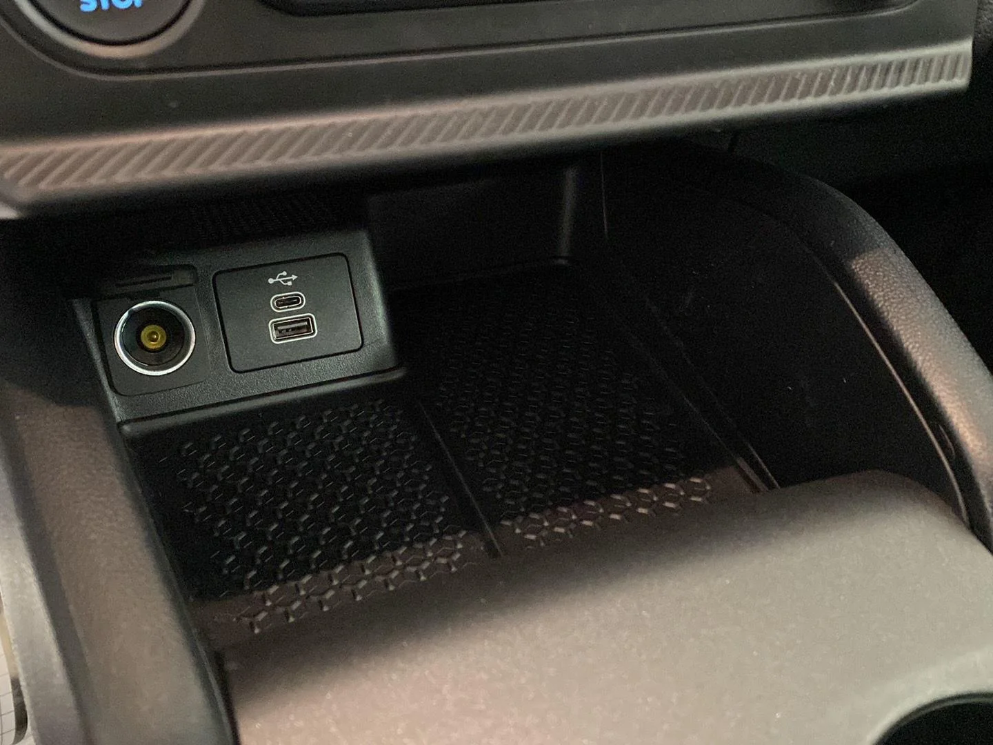 Used 2026 Carbonized Gray Metallic Ford Outer Banks image 6