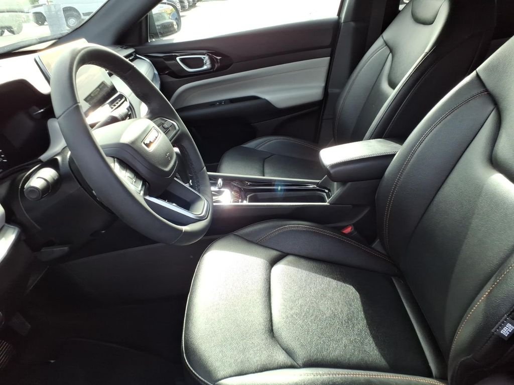 Certified Used 2024 Silver Jeep Limited image 9