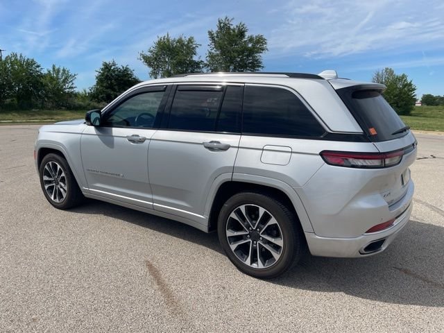 Used 2022 Silver Jeep Overland image 4