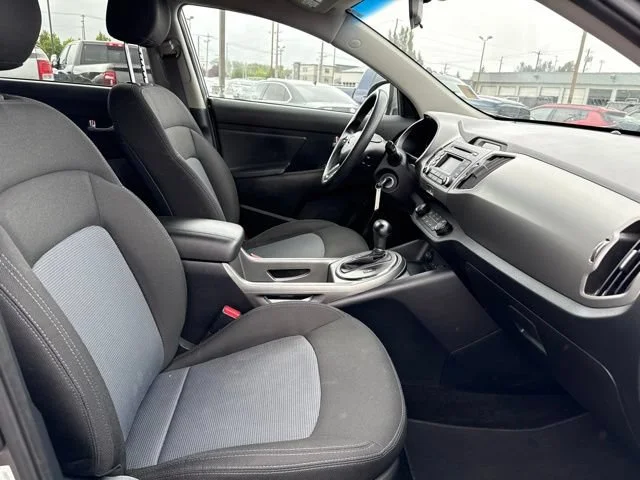 Used 2014 Mineral Silver Kia LX image 10