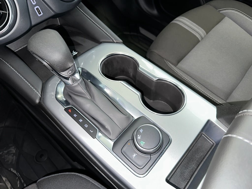 Used 2024 Riptide Blue Metallic Chevrolet LT image 17