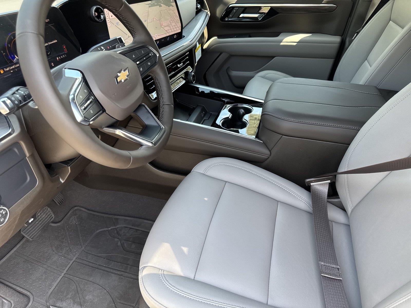 2026 Chevrolet Suburban LT - Photo 10