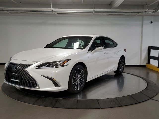 Used 2025 White Lexus 350 image 5