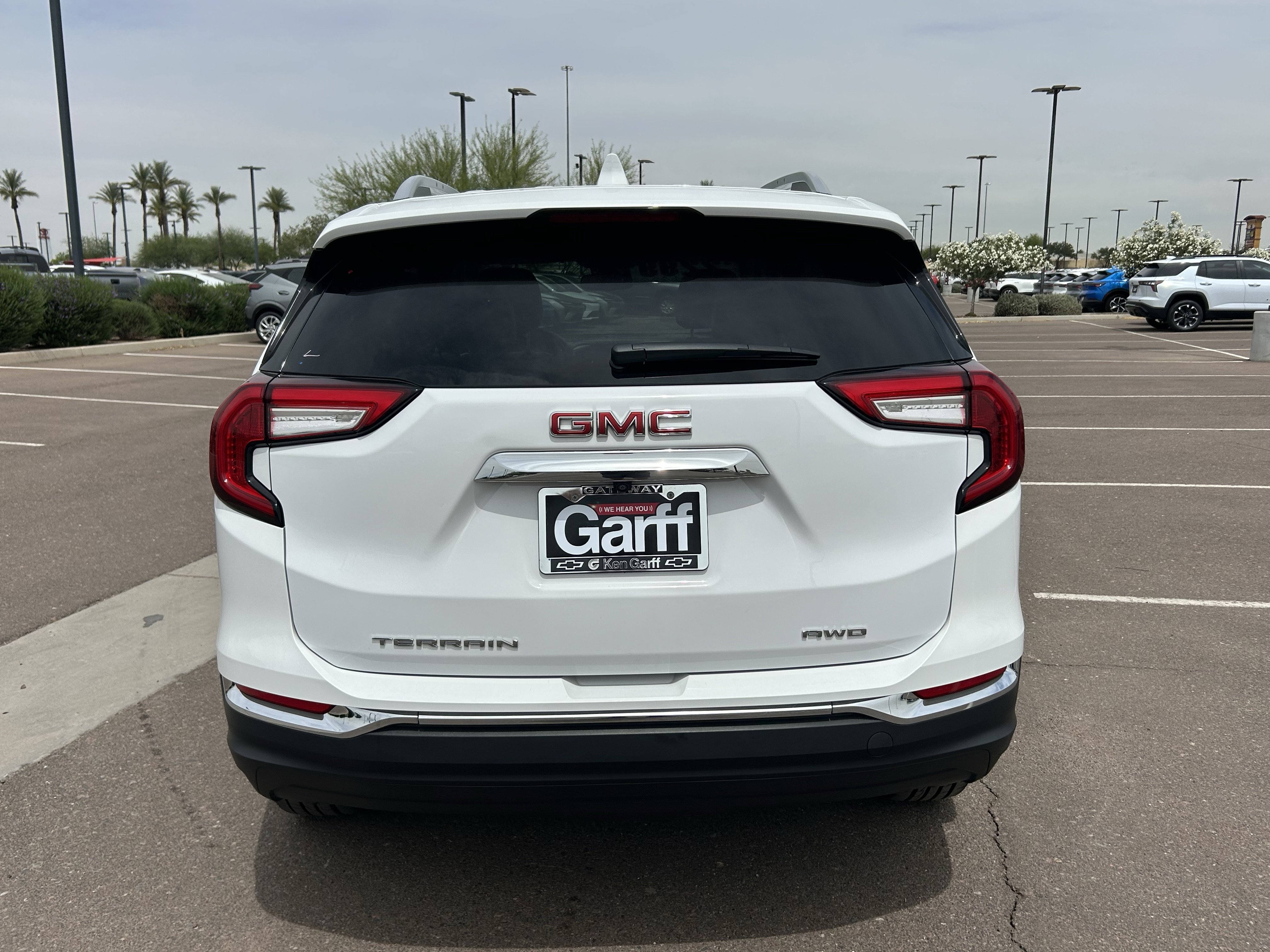 Used 2024 Summit White GMC SLT image 4