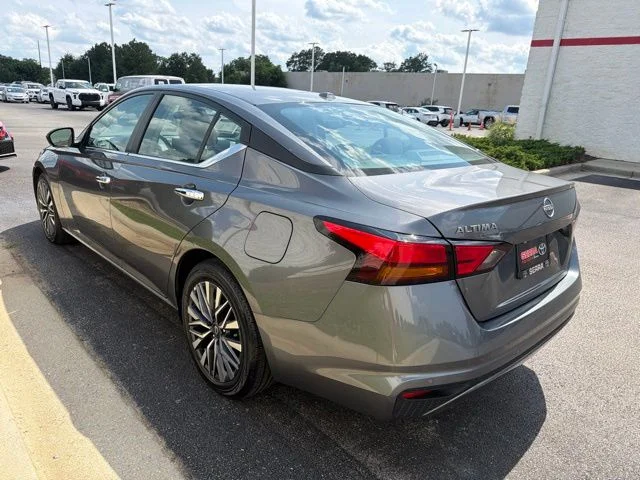 Used 2025 Gray Nissan 2.5 SV image 7