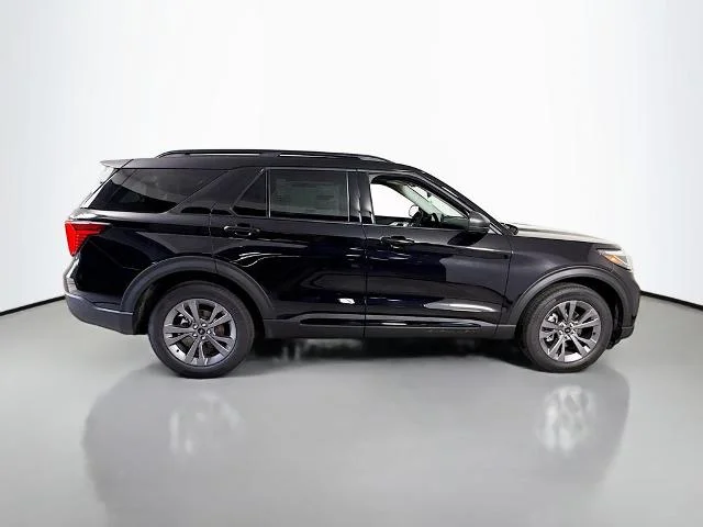 New 2026 Agate Black Metallic Ford Active image 41