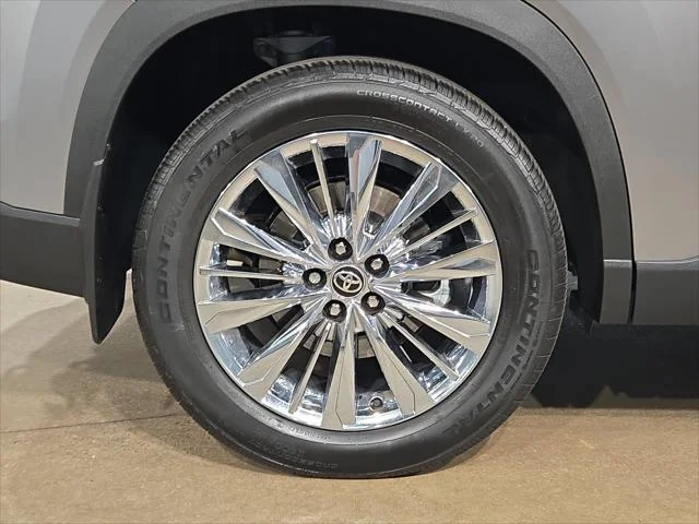 Certified Used 2026 PRECIOUS METAL Toyota  image 17