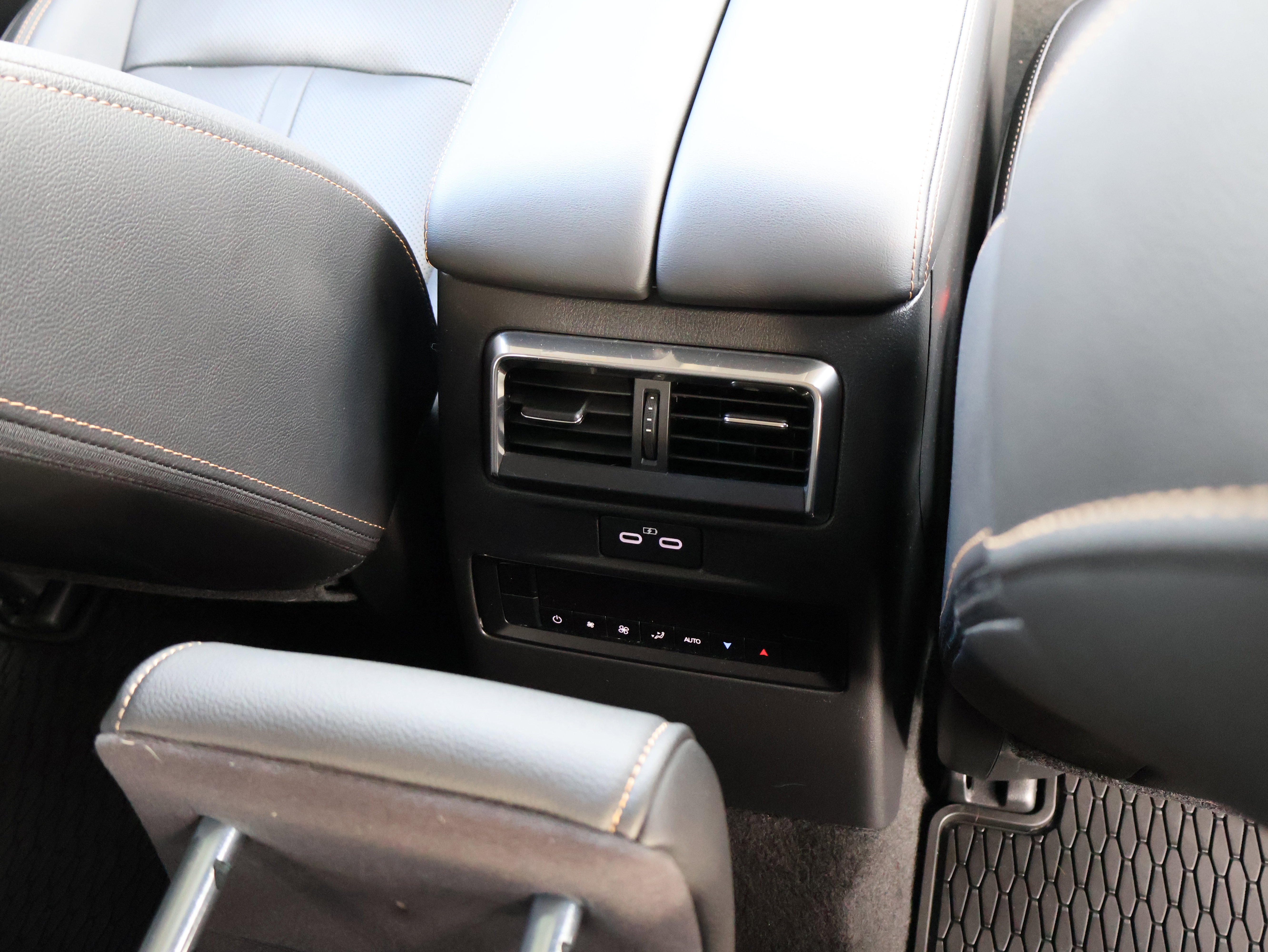 2025 Mazda CX-70 Premium Package - Photo 15