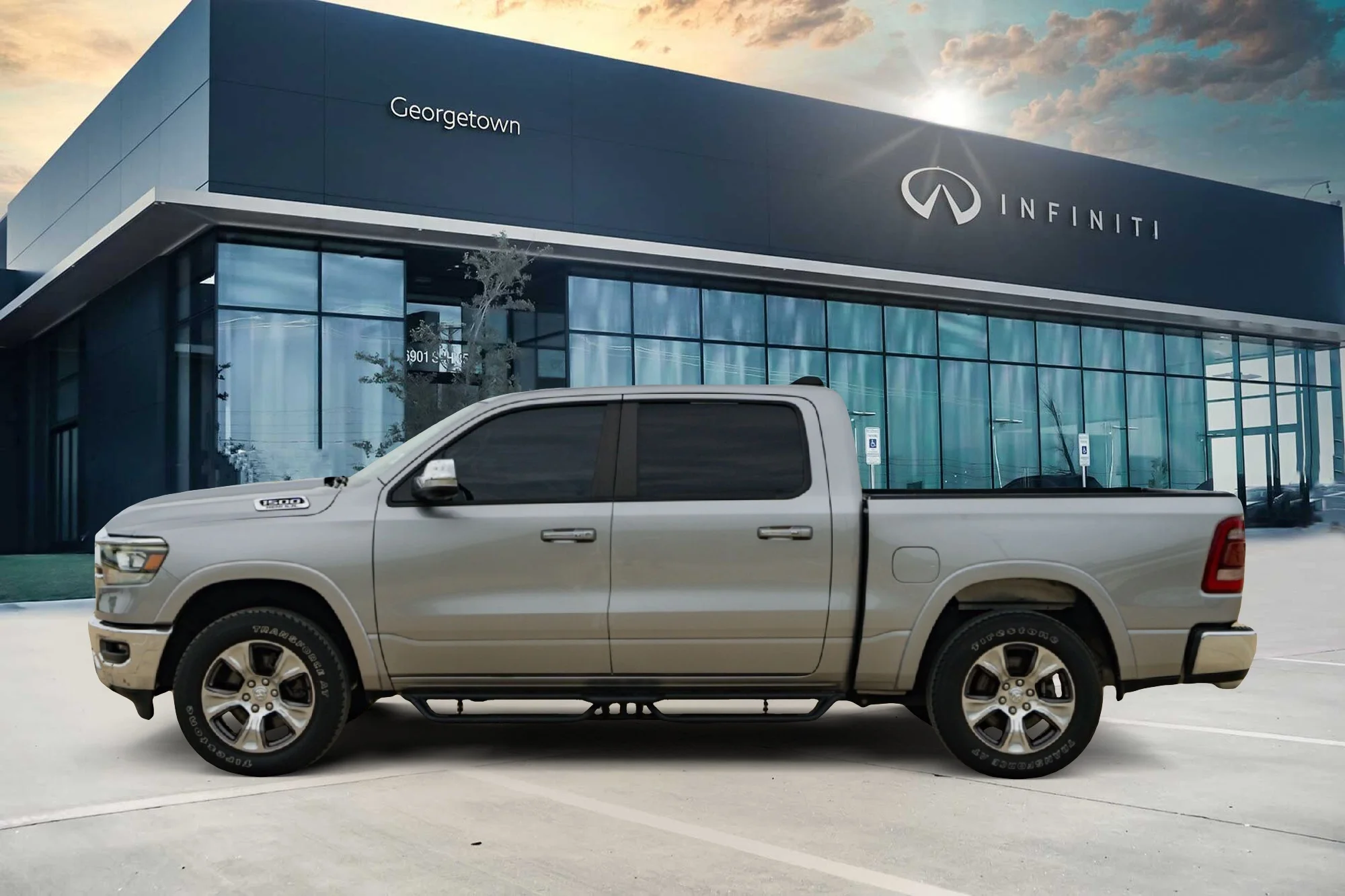 Used 2022 Silver Ram Laramie image 7