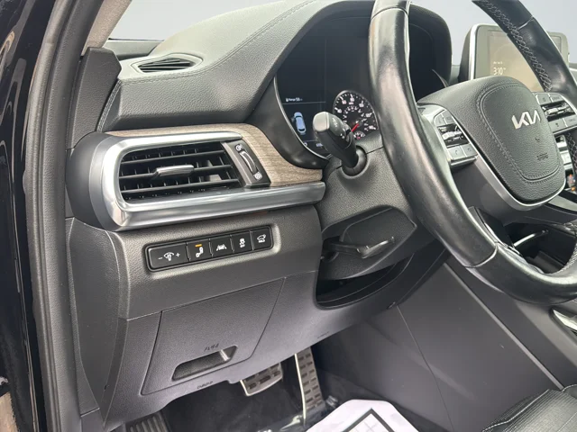 Used 2022 Black Kia SX image 28