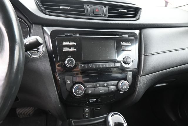 Used 2017 Red Nissan SV image 72