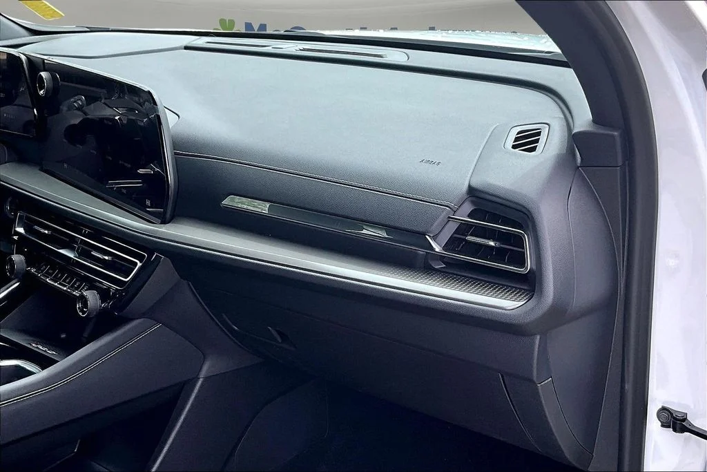 Used 2026 White Chevrolet LT image 30