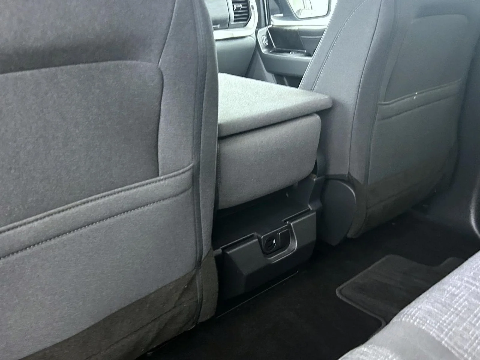 Used 2022 Silver Ford XLT image 21